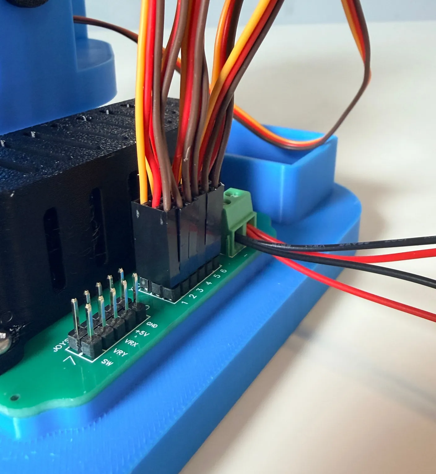 Robotic Eyes build — Wire it up: Once they are all plugged in, they will look like this.